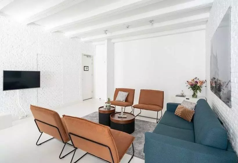 2 Bedroom Family Apartment, Yays Amsterdam Salthouse Canal By Numa