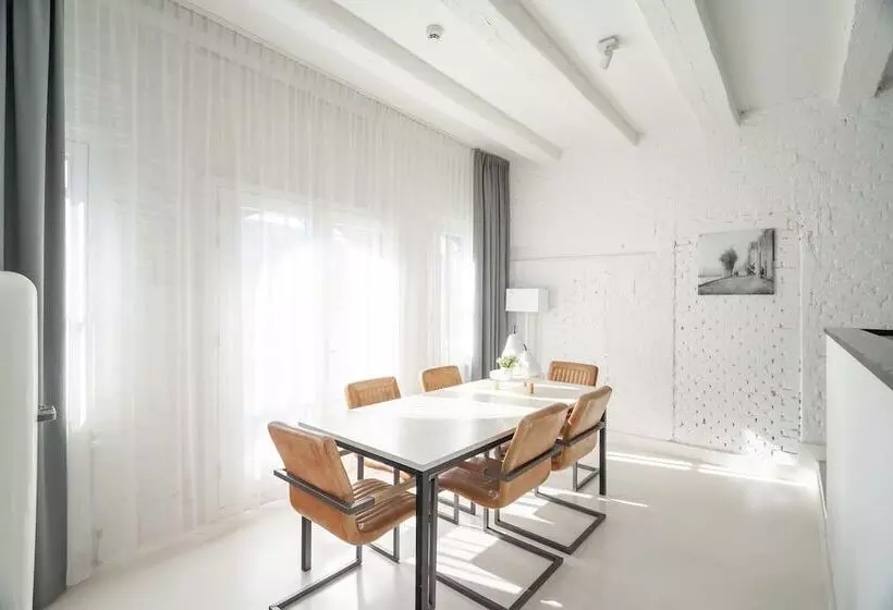 2 Bedroom Family Apartment, Yays Amsterdam Salthouse Canal By Numa