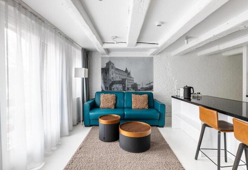 1 Bedroom Apartment with Views, Yays Amsterdam Salthouse Canal By Numa
