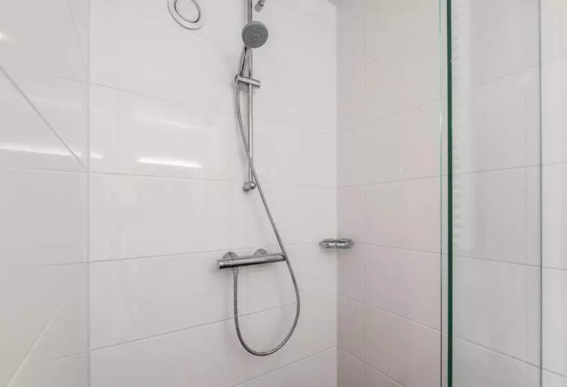 1 Bedroom Apartment, Yays Amsterdam Salthouse Canal By Numa