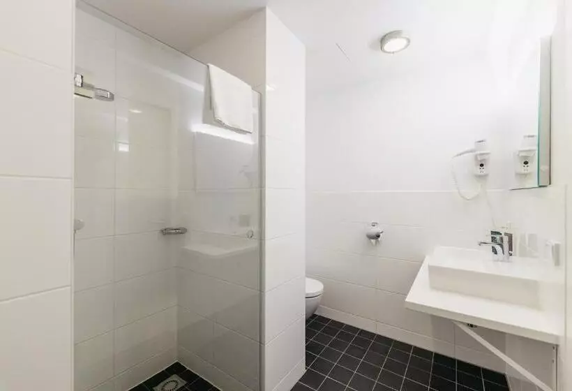 1 Bedroom Apartment, Yays Amsterdam Salthouse Canal By Numa