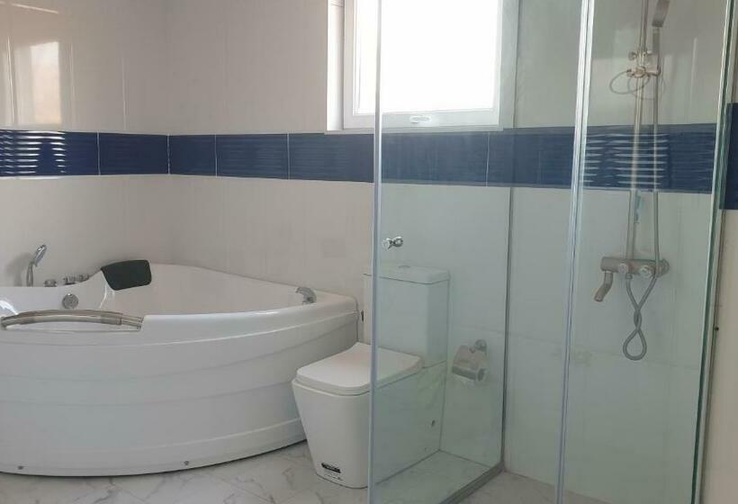 سوئیت با تخت بزرگ, Areni Lodge