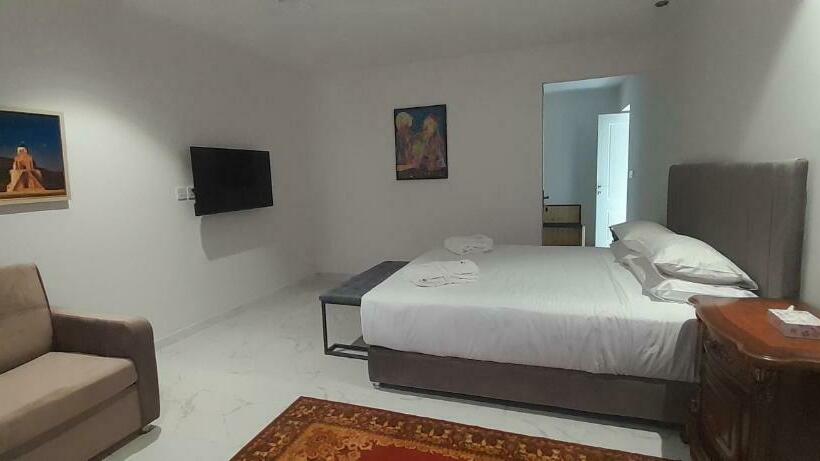 سوئیت با تخت بزرگ, Areni Lodge