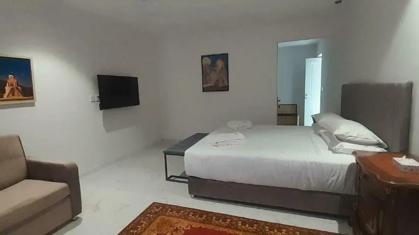 سوئیت با تخت بزرگ, Areni Lodge