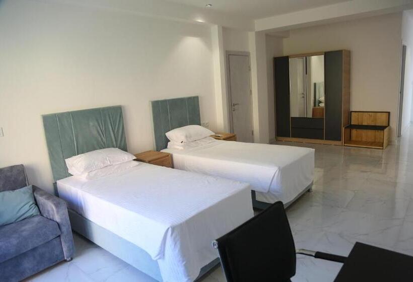 سوییت لوکس, Areni Lodge