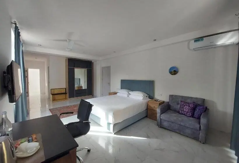 Deluxe Suite King Bed, Areni Lodge