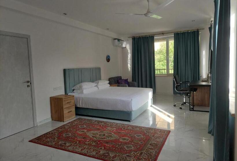 Deluxe Suite King Bed, Areni Lodge