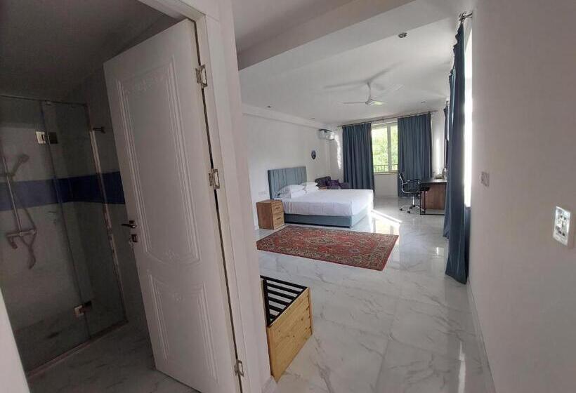 Deluxe Suite King Bed, Areni Lodge