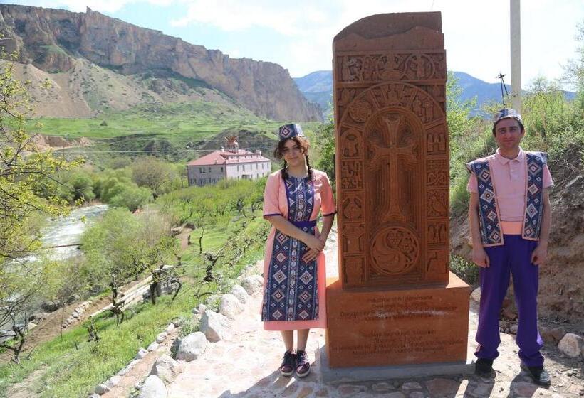 سوئیت با تخت بزرگ, Areni Lodge