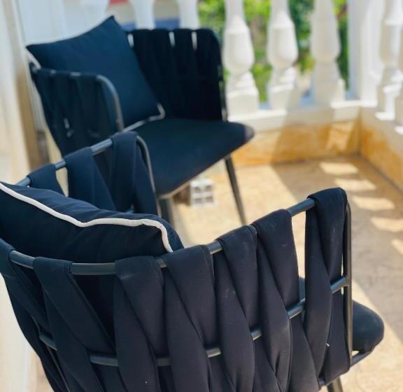 标准工作室, Avenue