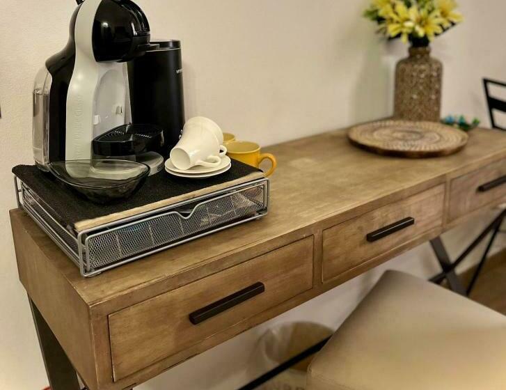 اتاق لوکس با تخت بزرگ, La Corte Di Angelica