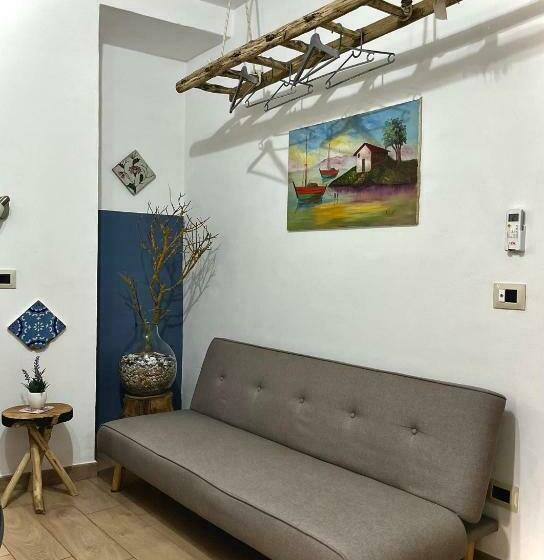 اتاق لوکس با تخت بزرگ, La Corte Di Angelica