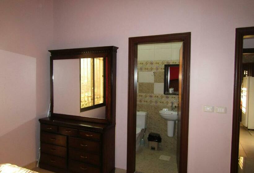 آپارتمان 1 خوابه همکف, Petracrystal