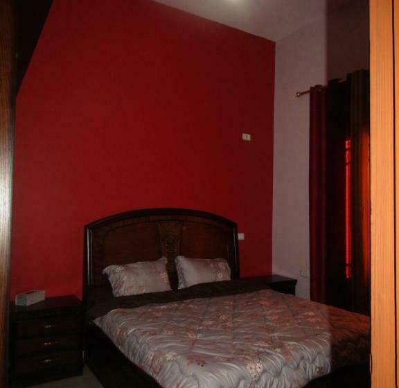 آپارتمان 1 خوابه همکف, Petracrystal