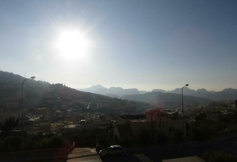 آپارتمان 1 خوابه همکف, Petracrystal