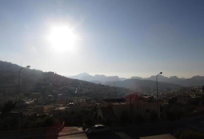 اتاق استاندارد با چشمانداز کوهستان, Petracrystal