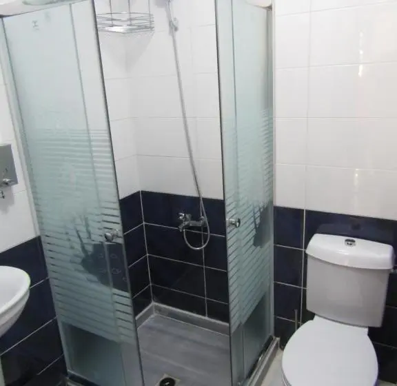 اتاق استاندارد با تخت بزرگ, Petracrystal