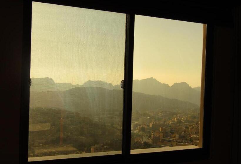 اتاق استاندارد با تراس, Petracrystal