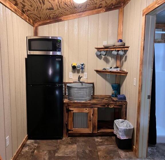 Standard studio with lake view, Buddy S Harbor