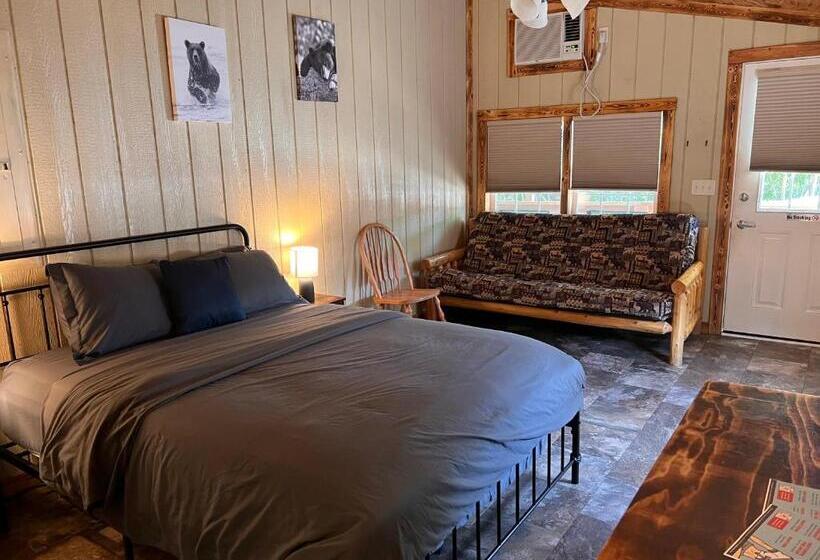 Standard studio with lake view, Buddy S Harbor