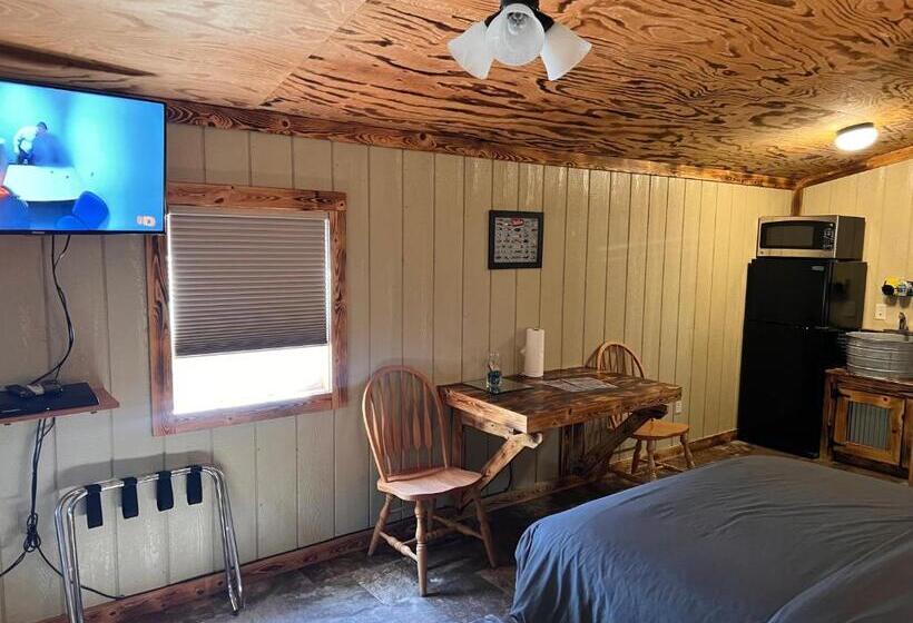 Standard studio with lake view, Buddy S Harbor