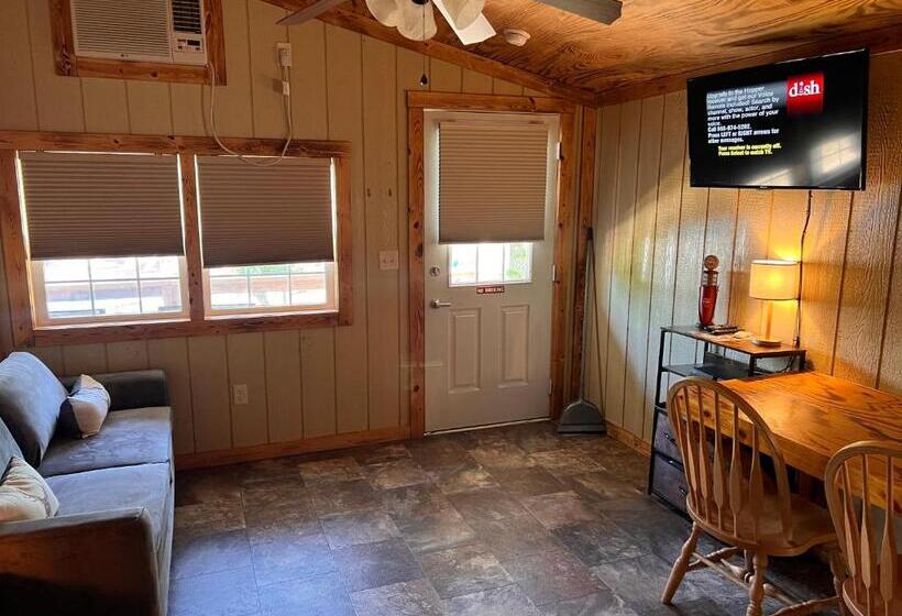 Standard studio with lake view, Buddy S Harbor