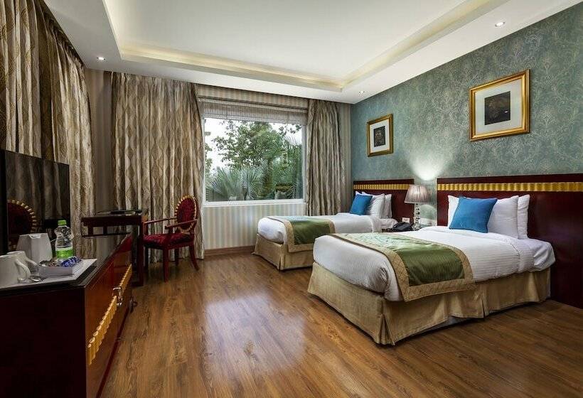 اتاق لوکس, Atrio  By Devam