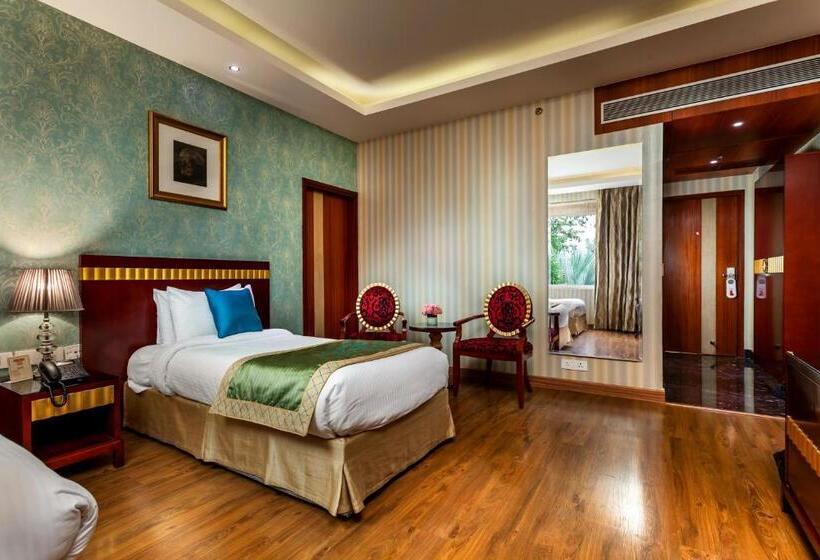 اتاق لوکس, Atrio  By Devam