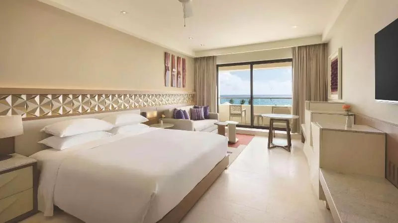 Club Room King Bed, Hyatt Ziva Cancun