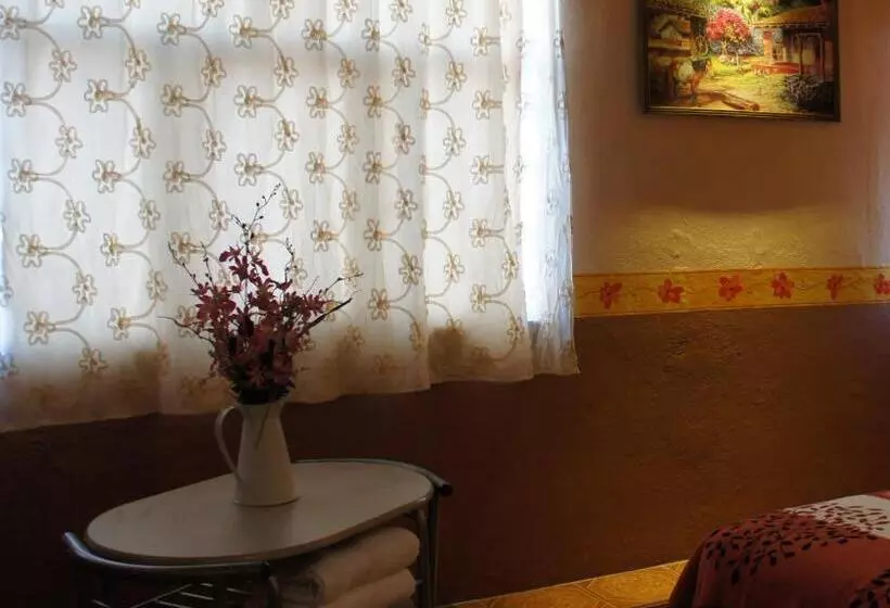 キングサイズベッドのデラックスルーム, Posada Y Spa Jade Teotihuacan