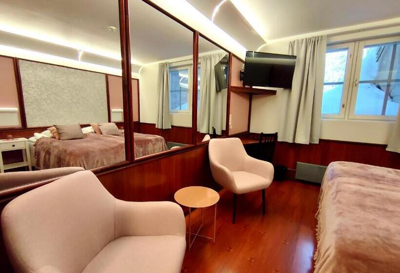 이코노미 룸, Royal Ruka