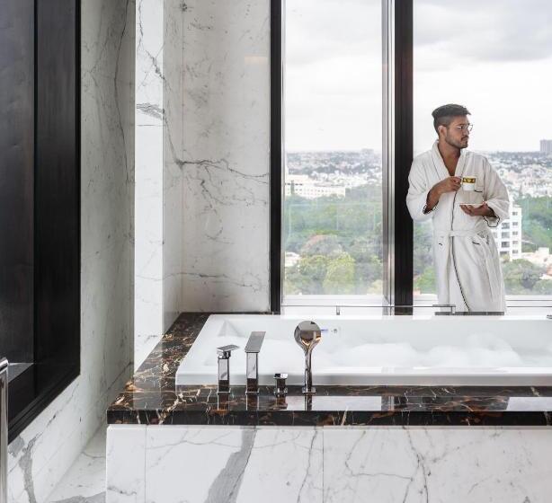 Люкс Премиум, Shangrila Bengaluru