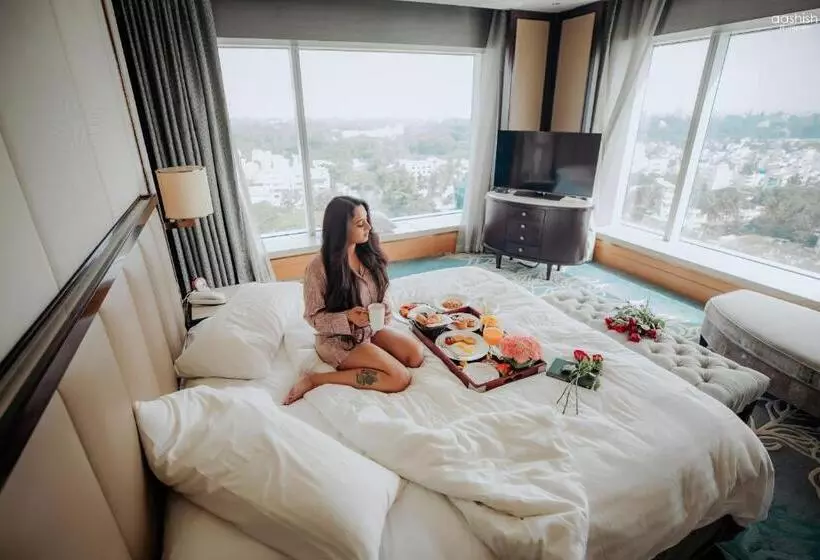 キングサイズベッドのスタンダードルーム, Shangrila Bengaluru