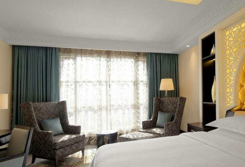 اتاق دلوکس با تخت کینگ و چشمانداز شهر, Sheraton Sharjah Beach Resort And Spa