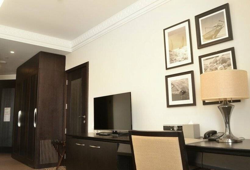 اتاق سوپریور با چشمانداز دریا, Sheraton Sharjah Beach Resort And Spa