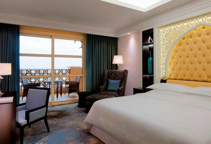 Номер Superior Вид на Море, Sheraton Sharjah Beach Resort And Spa