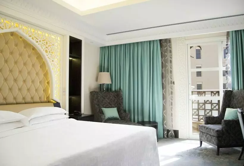 バルコニーつきオーシャンビュースーペリアルーム, Sheraton Sharjah Beach Resort And Spa