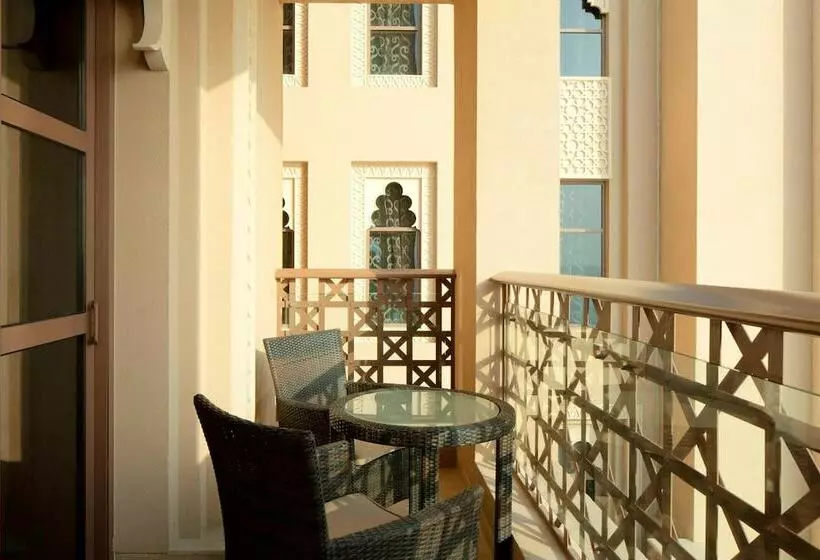 バルコニーつきオーシャンビュースーペリアルーム, Sheraton Sharjah Beach Resort And Spa