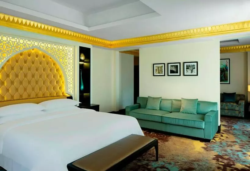 クラブスイート, Sheraton Sharjah Beach Resort And Spa
