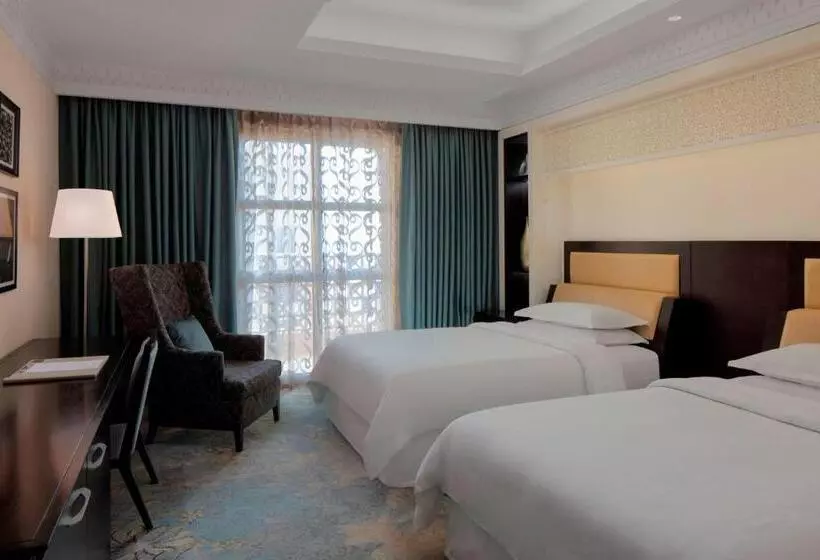 シティビューのデラックスルーム, Sheraton Sharjah Beach Resort And Spa