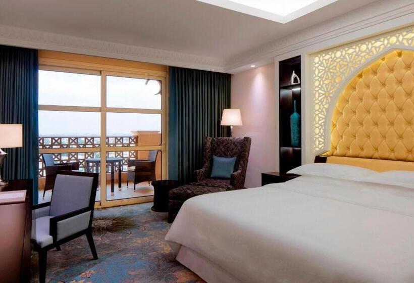 اتاق دلوکس با تخت کینگ و چشمانداز شهر, Sheraton Sharjah Beach Resort And Spa