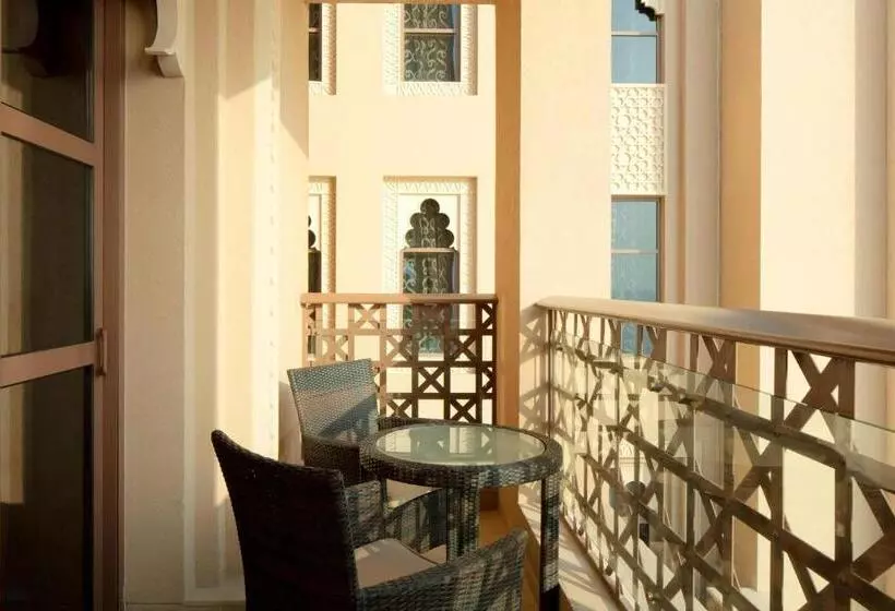 シティビューのデラックスルーム, Sheraton Sharjah Beach Resort And Spa