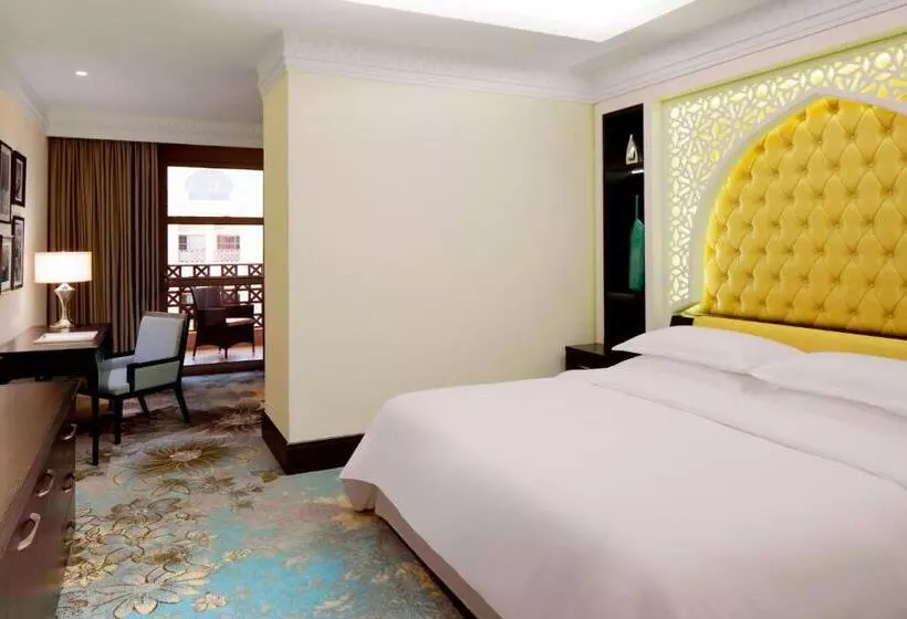 クラブルーム プールビュー, Sheraton Sharjah Beach Resort And Spa