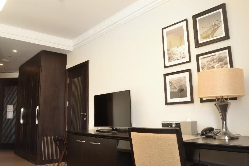 Номер Superior Вид на Море, Sheraton Sharjah Beach Resort And Spa