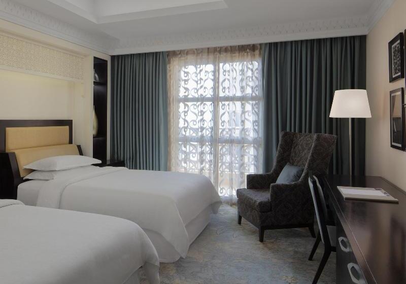 اتاق سوپریور با چشمانداز دریا, Sheraton Sharjah Beach Resort And Spa