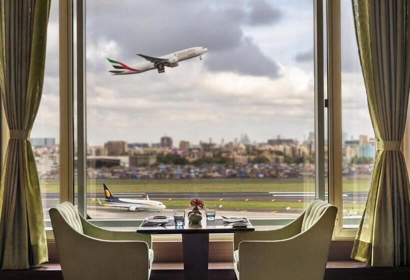 سوییت, Taj Santacruz