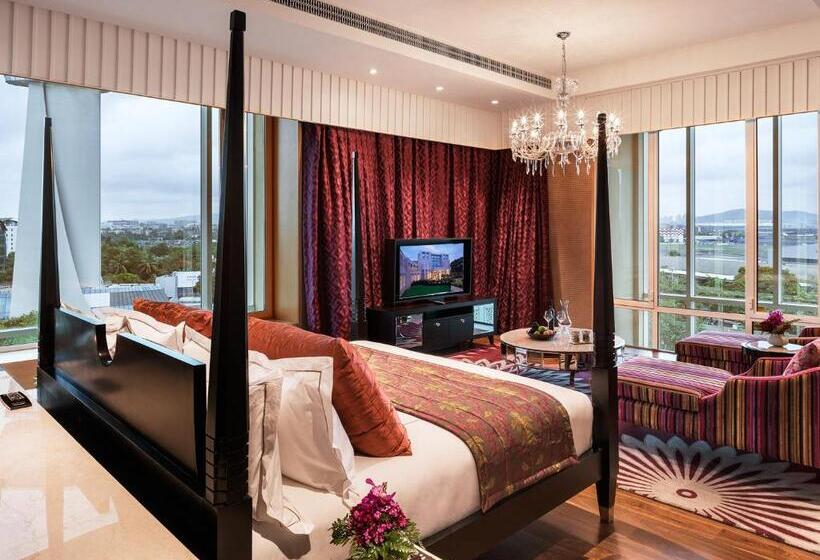 سوییت, Taj Santacruz