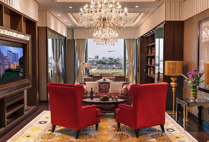 سوئیت پرزیدنت, Taj Santacruz