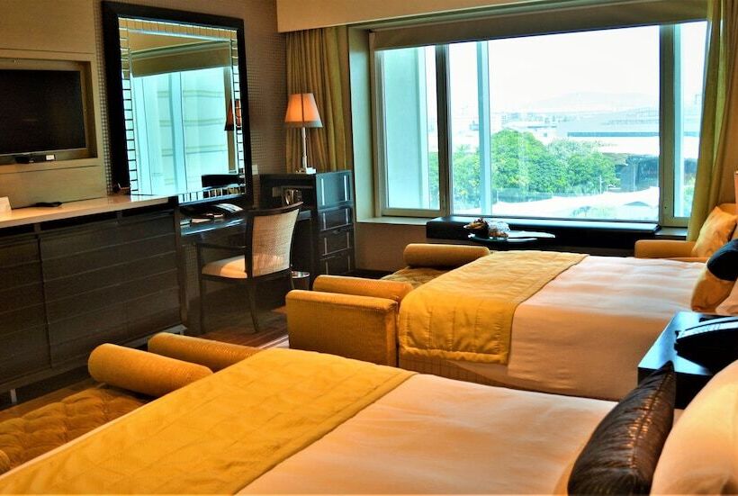 اتاق لوکس با چشمانداز شهر, Taj Santacruz