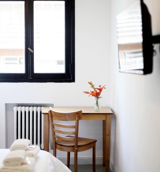 اتاق استاندارد سه نفره, Art Factory Soho